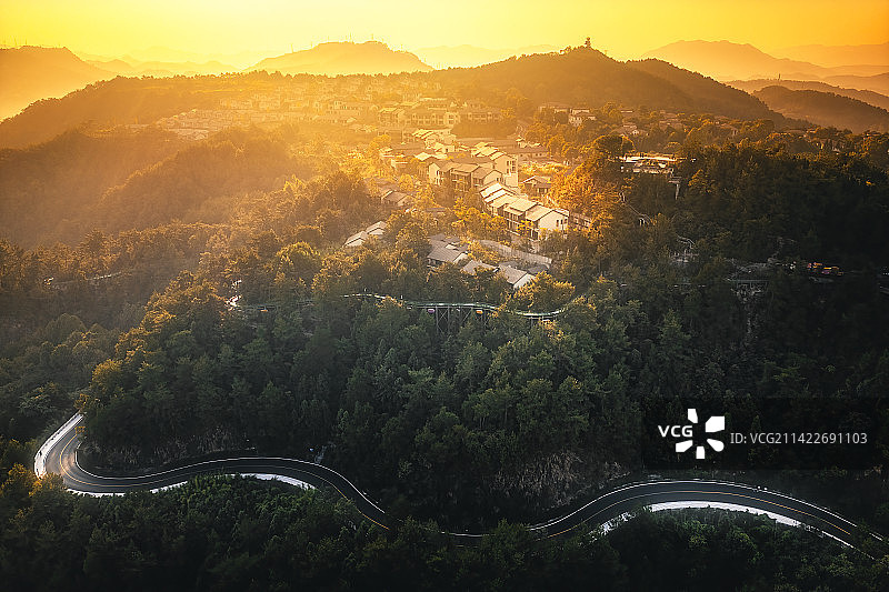 航拍杭州天屿山景区的中国风建筑群图片素材