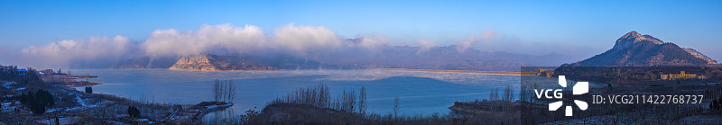 初冬早晨淄博淄川的太和水库全景图图片素材