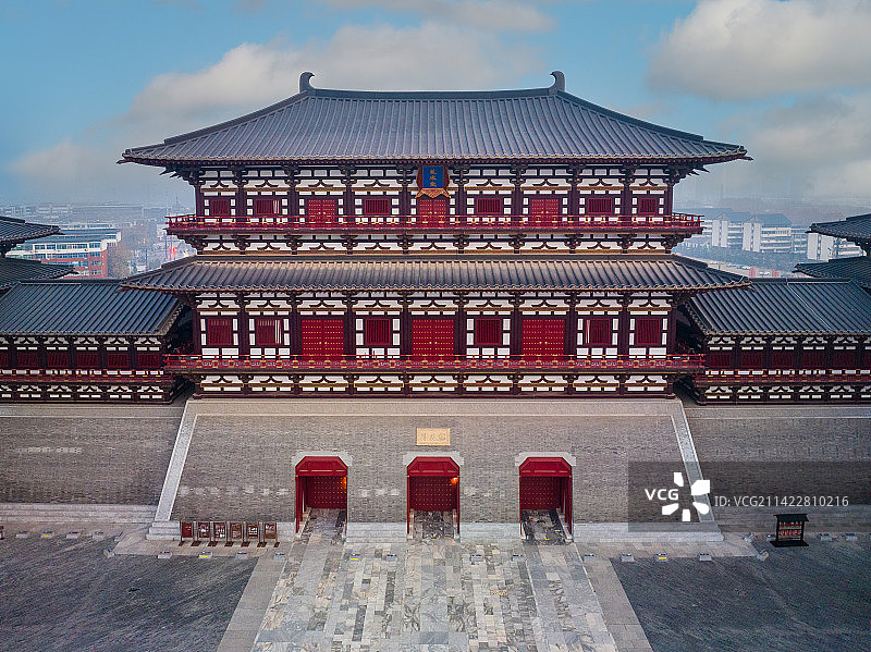 洛阳应天门正面航拍视角图片素材