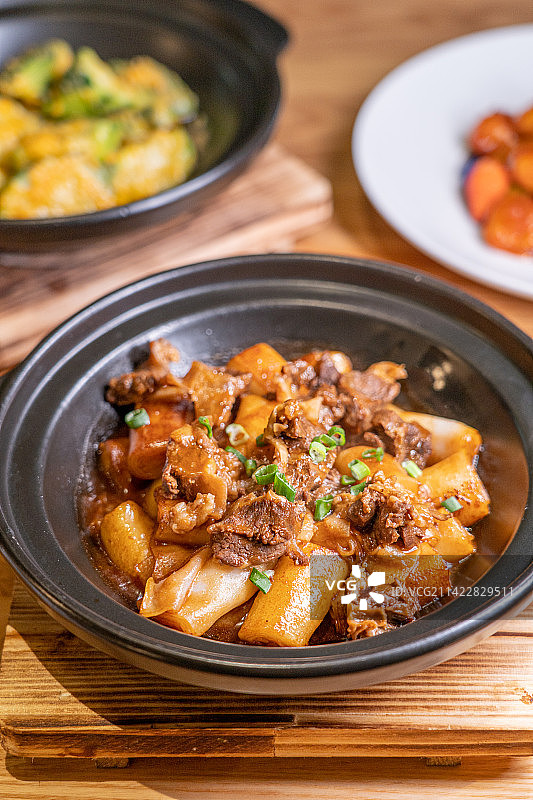 广东老西关地道美食小吃 啫啫牛腩猪肠粉图片素材