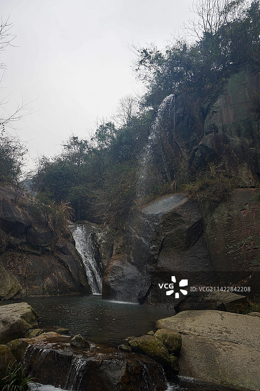 冬末春初湖南省衡阳南岳衡山下桎木潭瀑布图片素材