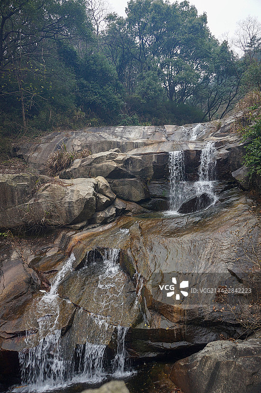 冬末春初湖南省衡阳南岳衡山梵音谷中桎木潭瀑布图片素材