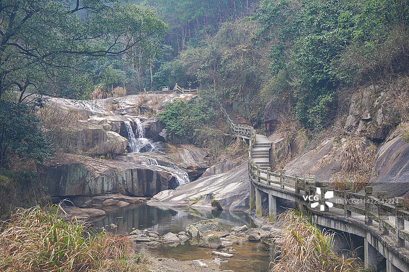 冬末春初湖南省衡阳南岳衡山梵音谷中桎木潭瀑布图片素材