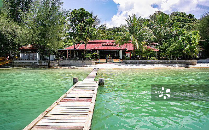 热带海洋岛屿美丽海边度假村木制栈道碧绿海水高档酒店SPA民宿私家沙滩出海浮潜圣地图片素材