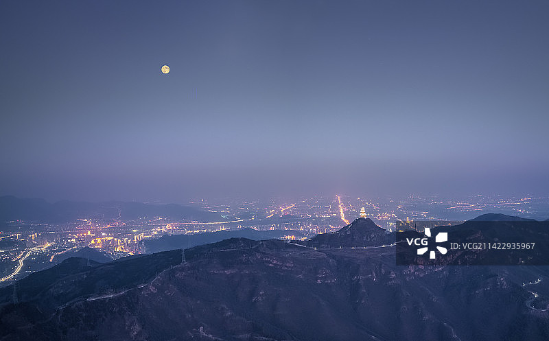 航拍北京定都阁看北京城满月夜景图片素材