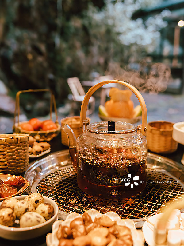 围炉煮茶吃下午茶甜品图片素材