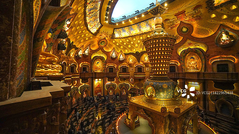 南京牛首山佛顶宫千佛殿地下宫殿富丽堂皇图片素材