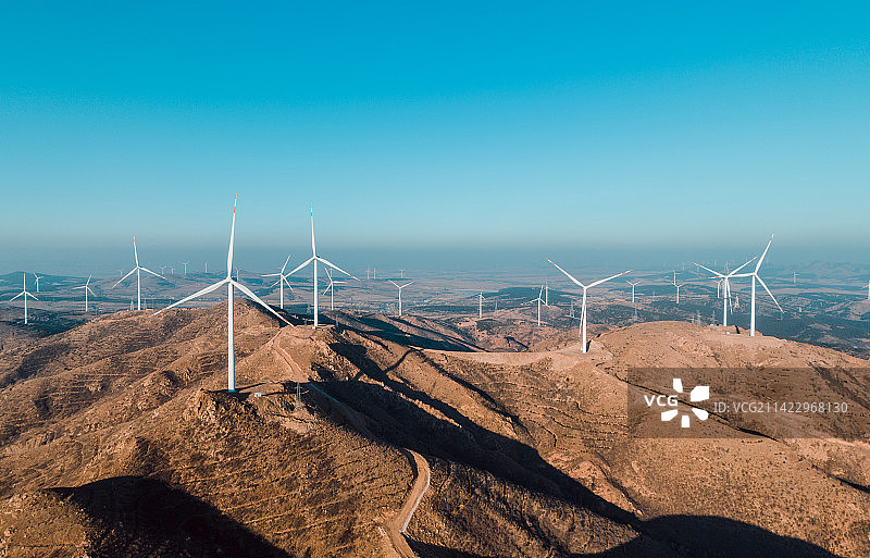 中国北方新能源风力发电机图片素材