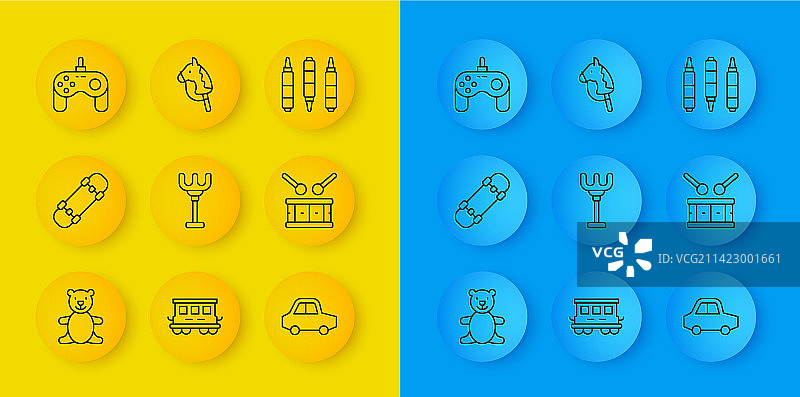 泰迪熊毛绒玩具、滑板和耙子图片素材