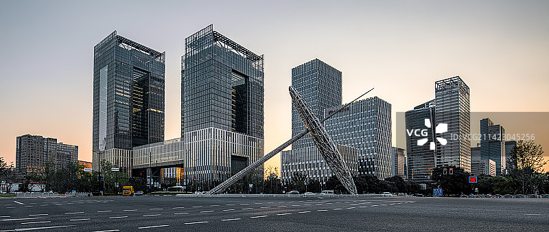 上海世纪大道东方之光日晷城市景观图片素材