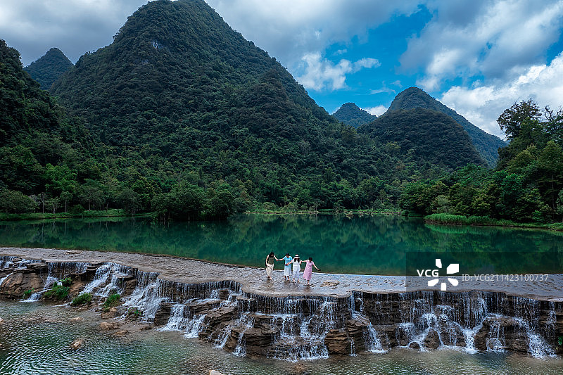 荔波小七孔景区上已定湖图片素材