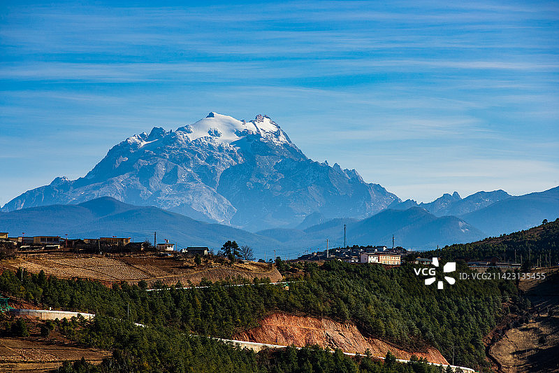 云南省迪庆州香格里拉哈巴雪山图片素材