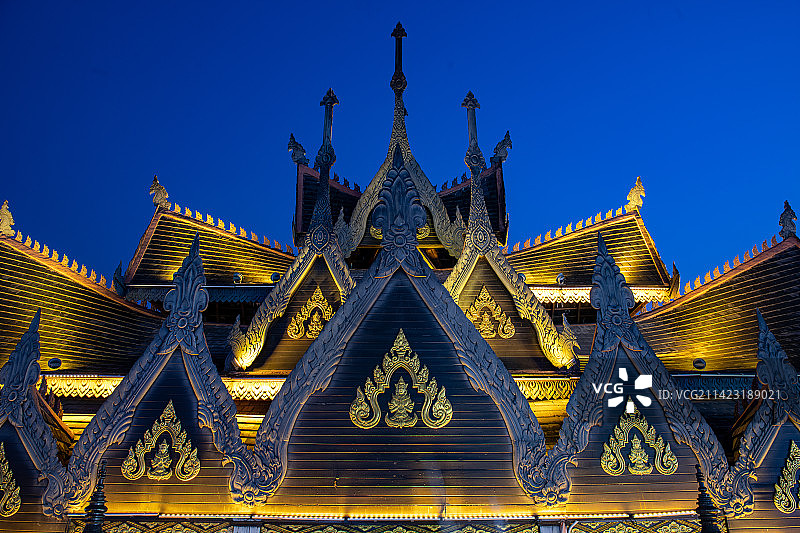 云南西双版纳傣族建筑风光图片素材