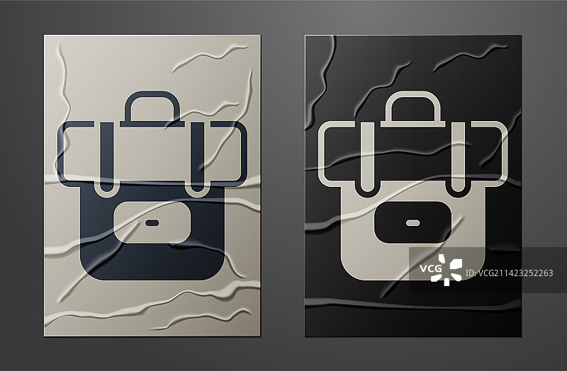 褶皱背景上的白色登山背包图标图片素材