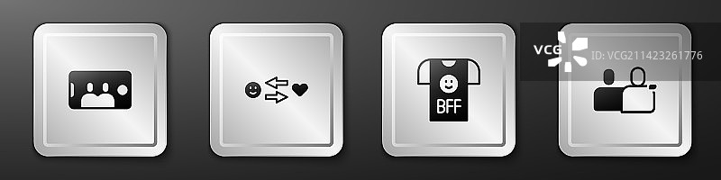 在手机上与BFF建立浪漫关系时自拍图片素材