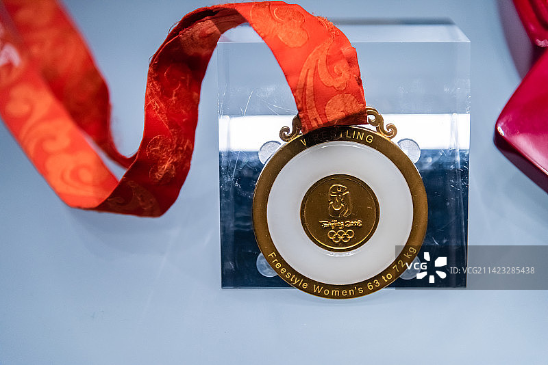 2008年北京奥运会女子摔跤王娇金牌图片素材