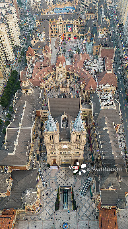 湖北武汉光谷世界城意大利风情街 斗牛士广场 华为教堂航拍建筑风光图片素材