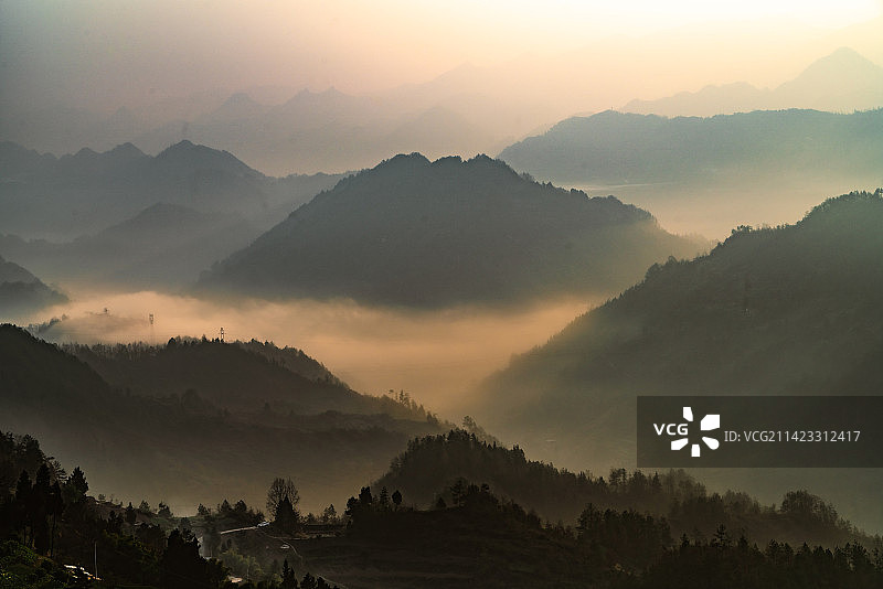 万州云海中的群山图片素材