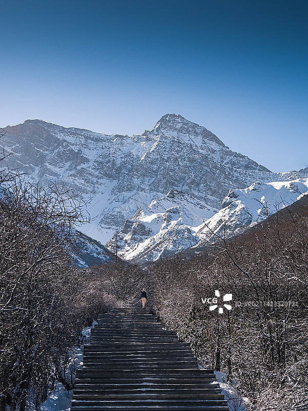 雪宝顶图片素材