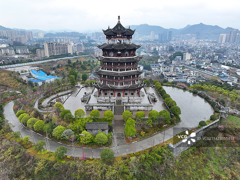 湖南省湘西州吉首市乾州古城文峰塔世纪广场航拍图片素材