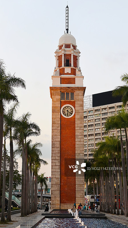 香港特别行政区维多利亚港香港文化中心尖沙咀钟楼图片素材