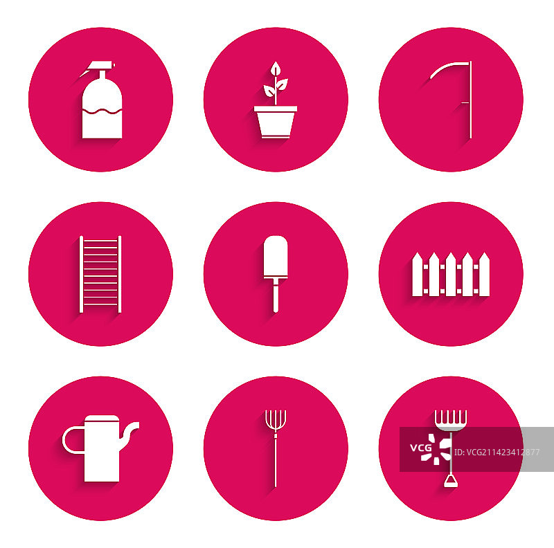 花园泥铲、铁锹或铲子、草叉和耙子套装图片素材