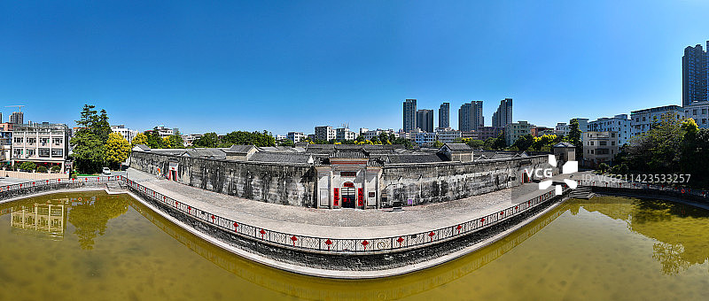 广东省深圳市坪山区坪环社区大万世居客家围屋航拍图片素材