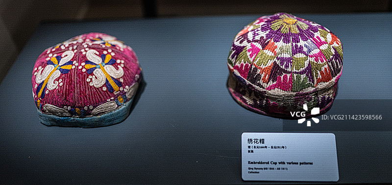 古代布料 衣物 纺织品 饰品 铜镜 新疆博物馆图片素材