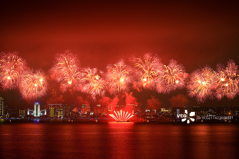 奋进新时代 汕头更辉煌—汕头市2023年新年迎春大型焰火晚会……图片素材