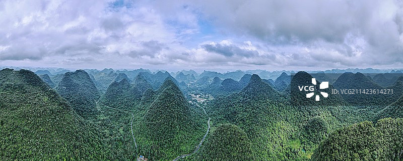 贵州石上森林图片素材