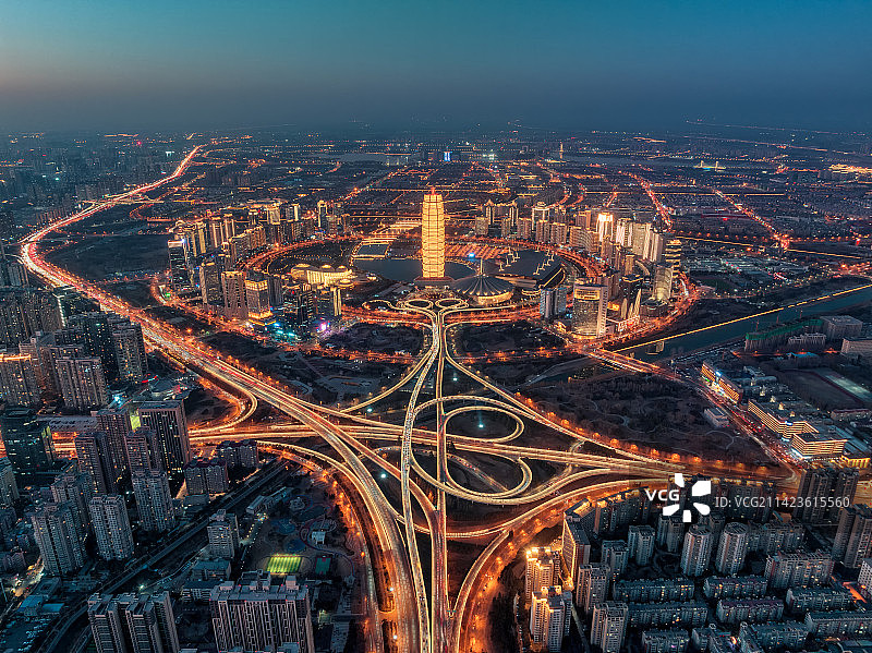 亚洲中国河南省郑州市郑东新区CBD夜景航拍视角图片素材