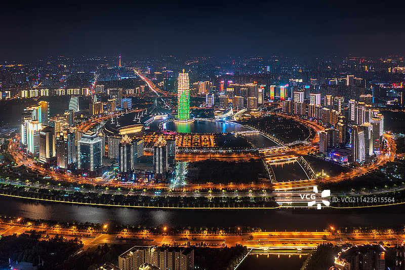 亚洲中国河南省郑州市郑东新区CBD夜景航拍视角图片素材