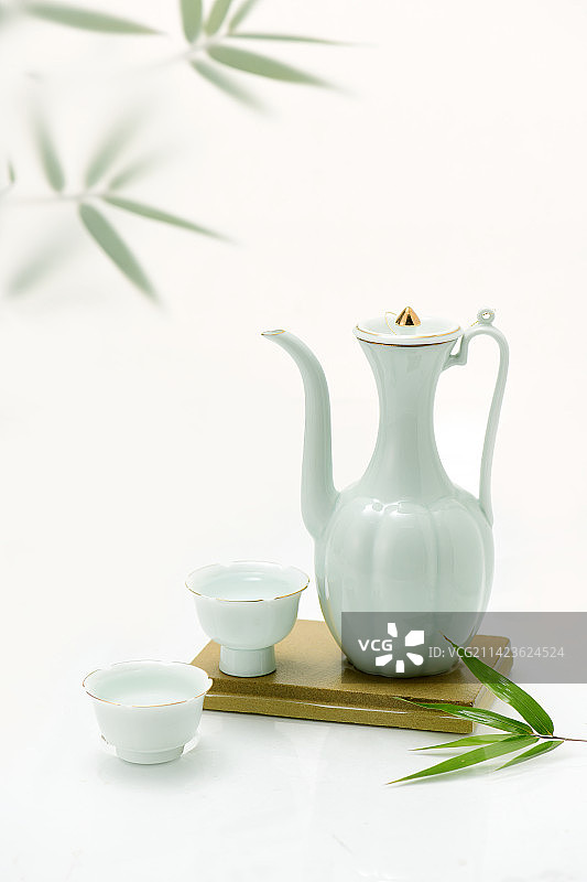 中式酒具与白酒图片素材