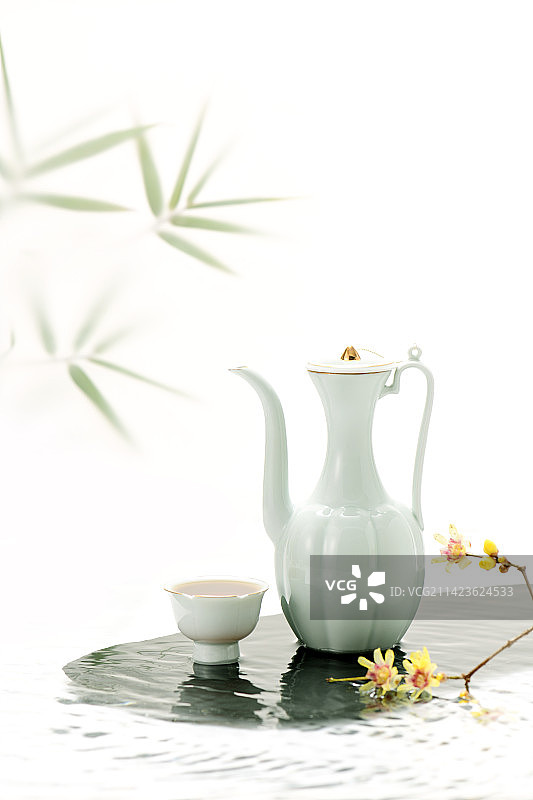 中式传统酒器与黄酒图片素材