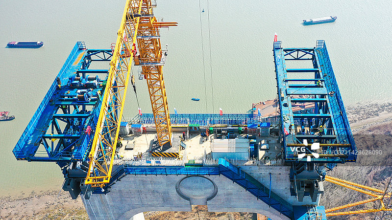 俯瞰龙潭长江大桥北塔图片素材