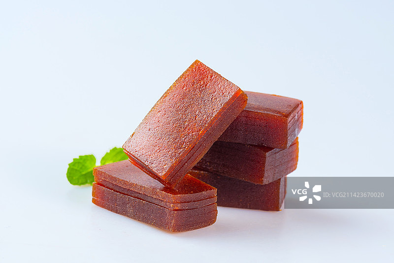 白底上摆放整齐的山楂羹图片素材