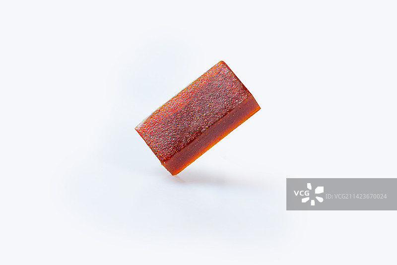 白底上一个山楂羹特写图片素材