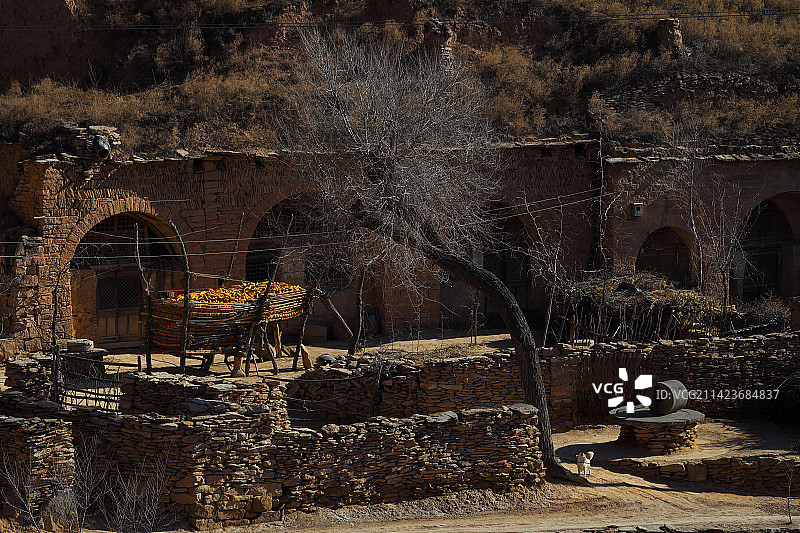 黄土高原，大山里的人家图片素材