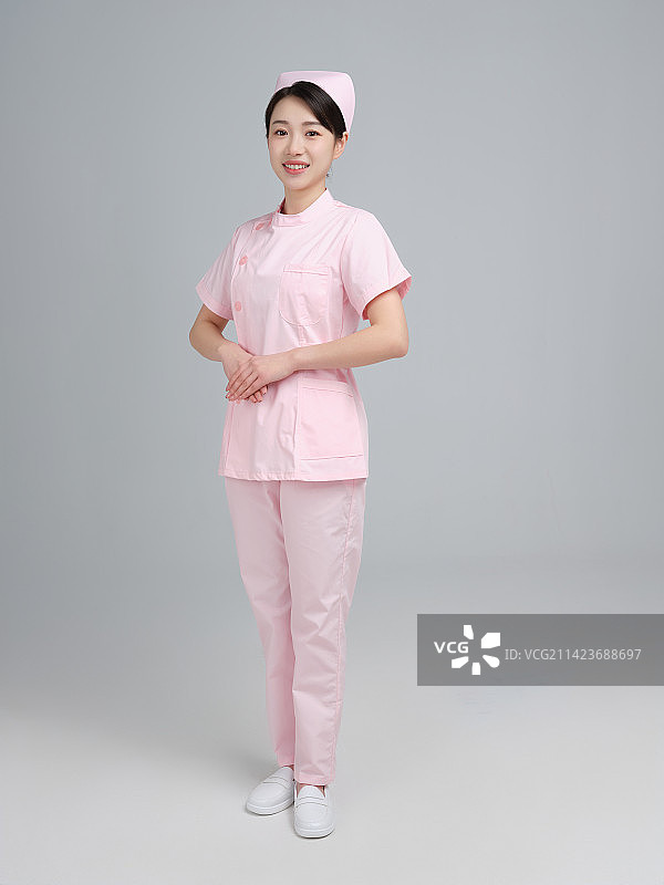 亚洲青年女护士肖像图片素材