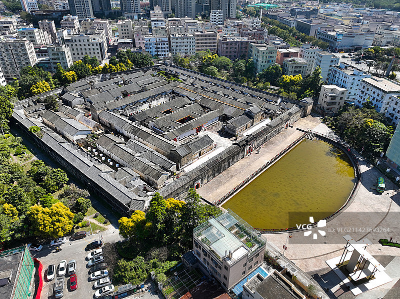 广东省深圳市坪山区坪环社区大万世居客家围屋航拍图片素材