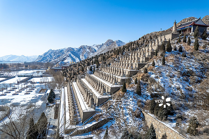黄河青铜峡一百零八塔雪景图片素材