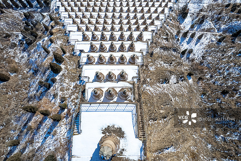 黄河青铜峡一百零八塔雪景图片素材