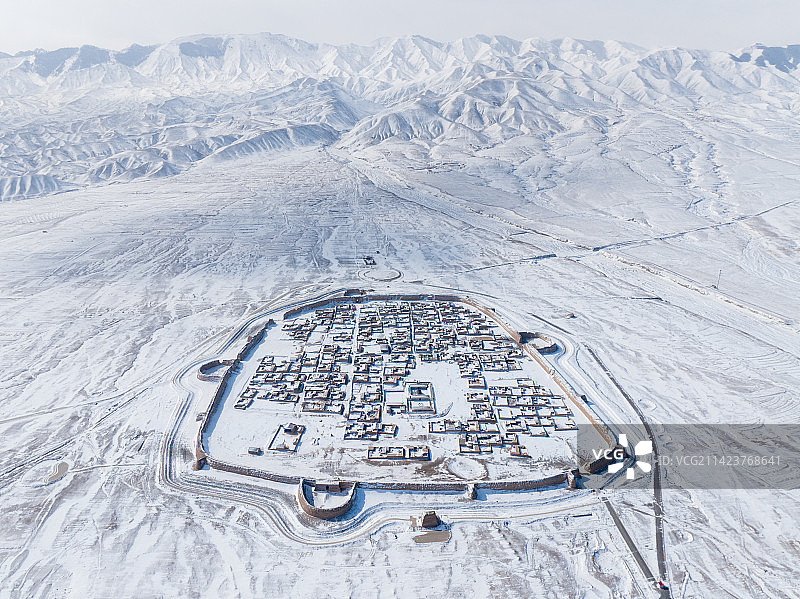 雪中的甘肃省白银市景泰县永泰古城图片素材
