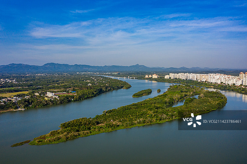 航拍万泉河海南琼海市区段 琼海嘉积水电站库区 热带河流湿地图片素材