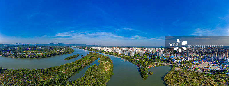航拍万泉河海南琼海市区段 琼海嘉积水电站库区 热带河流湿地图片素材