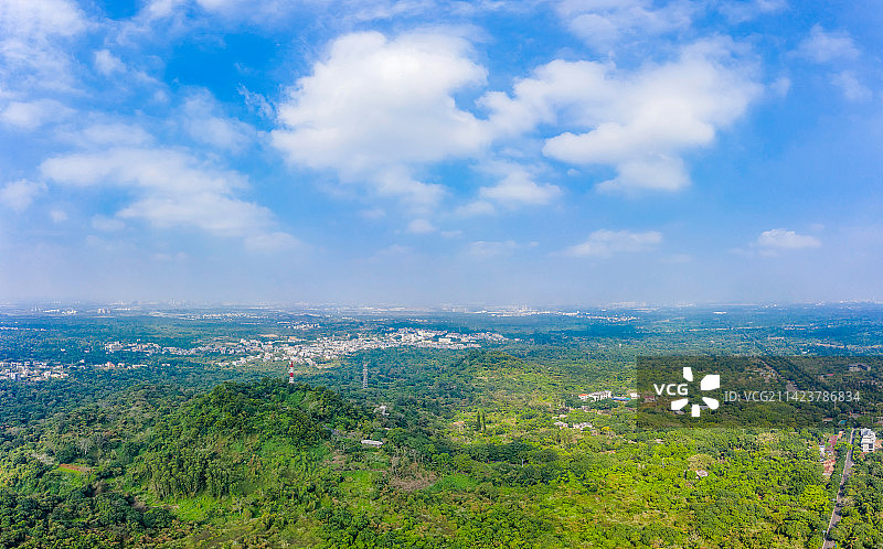 休眠火山 航拍海南海口火山口国家地质公园风炉岭火口 中国雷琼世界地质公园 海口石山火山群国家地质公园图片素材