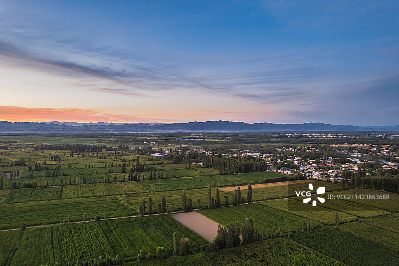 新疆田园风光图片素材