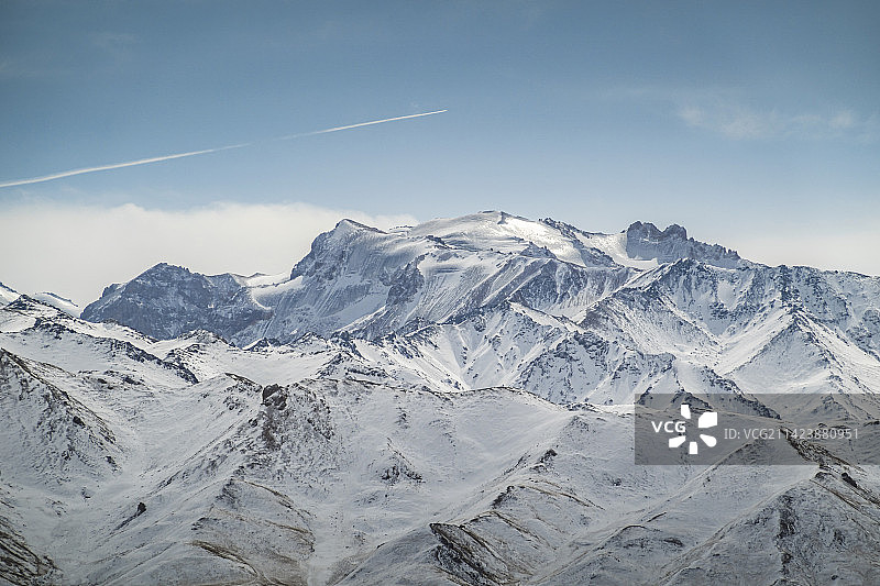 远眺祁连山七一冰川图片素材
