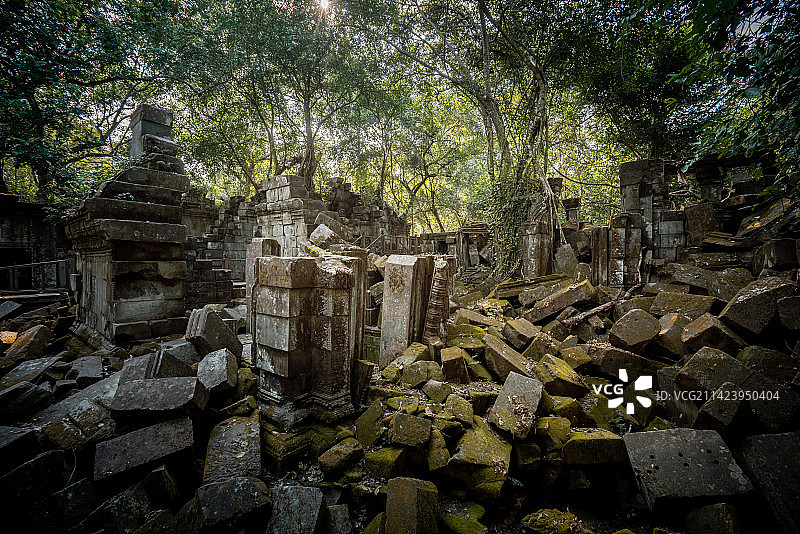 柬埔寨暹粒吴哥窟崩密列遗址Beng Mealea图片素材