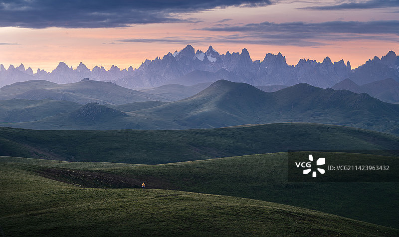 年宝玉则隆格山垭口图片素材